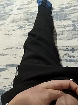 Snapshot of ssikerek23 chatting on November 26, 1:39 am ssikerek23 online show from November 26, 1:39 am