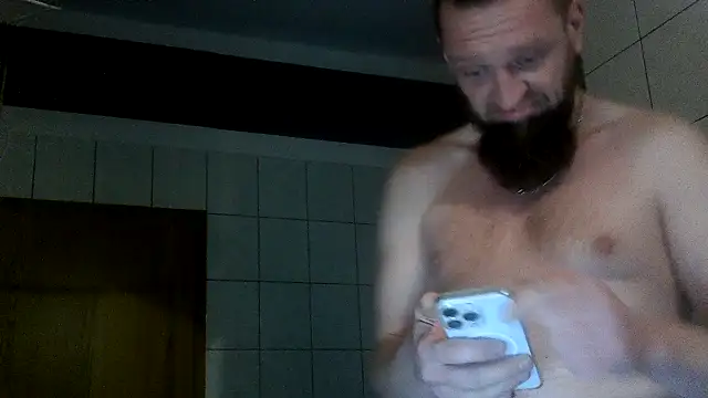 Snapshot of donhulio482 chatting on October 29, 11:39 pm donhulio482 online show from October 29, 11:39 pm