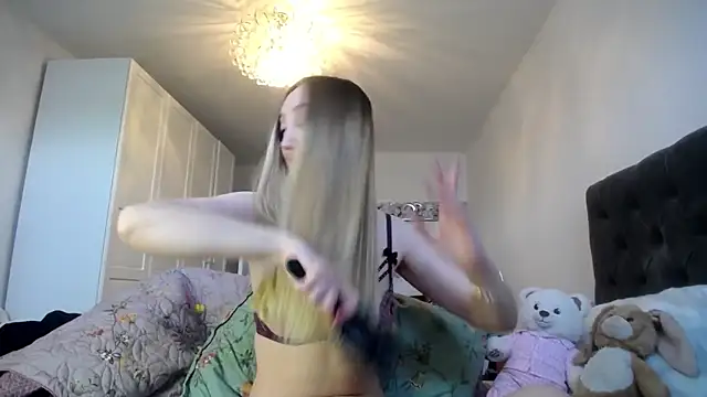 Snapshot of Ninadream2001 chatting on January 24, 10:00 am Ninadream2001 online show from January 24, 10:00 am