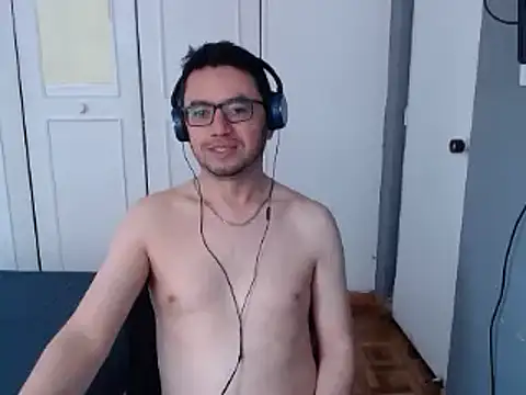 Snapshot of Diptongo chatting on December 26, 3:10 pm Diptongo online show from December 26, 3:10 pm