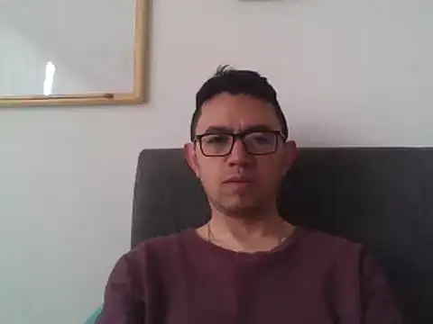 Snapshot of Diptongo chatting on December 30, 3:35 pm Diptongo online show from December 30, 3:35 pm