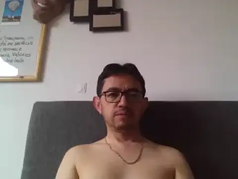 Snapshot of Diptongo chatting on February 26, 9:05 pm Diptongo online show from February 26, 9:05 pm