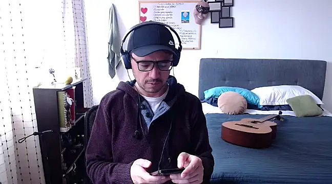 Snapshot of Diptongo chatting on March 16, 3:06 pm Diptongo online show from March 16, 3:06 pm