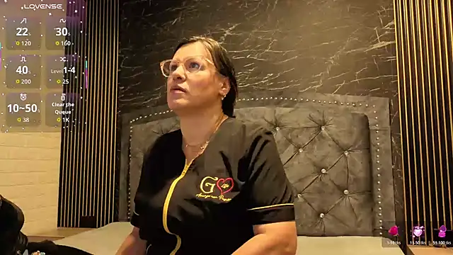 charlotte  G online show from November 19, 10:59 am