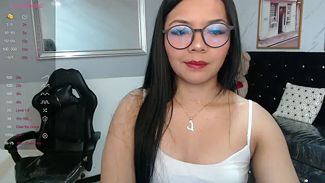 Snapshot of liz_25b chatting on February 21, 3:12 am liz 25b online show from February 21, 3:12 am