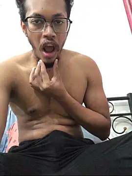 Snapshot of Zeuhorny chatting on July 7, 4:59 am Zeuhorny online show from July 7, 4:59 am