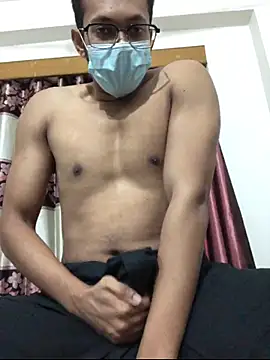 Snapshot of Zeuhorny chatting on July 31, 6:40 pm Zeuhorny online show from July 31, 6:40 pm
