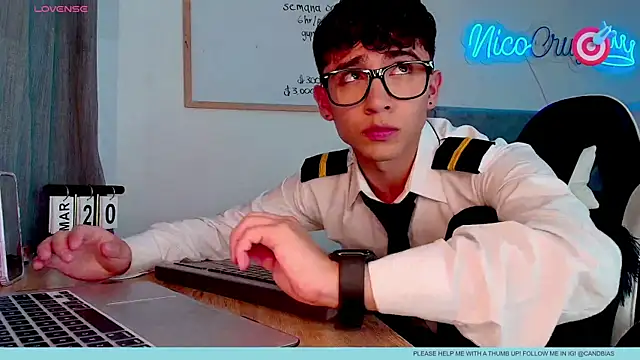 Niico Cruz online show from March 20, 8:46 pm