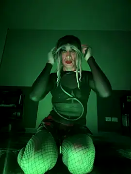 kandyloves online show from December 17, 10:10 am