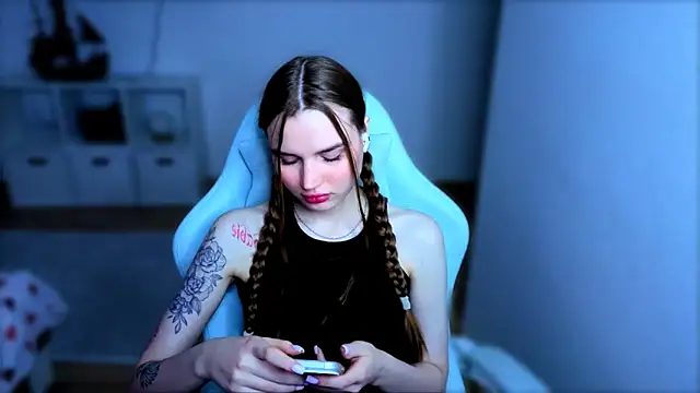 StellaLawless online show from November 23, 12:16 pm