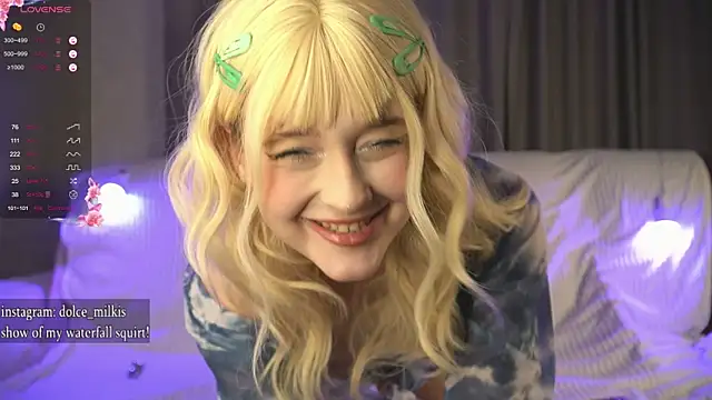 Snapshot of GlitterZOE chatting on October 2, 4:36 pm GlitterZOE online show from October 2, 4:36 pm