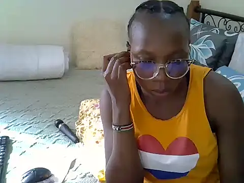 Snapshot of Sweet_Bear chatting on May 31, 1:18 pm Sweet Bear online show from May 31, 1:18 pm