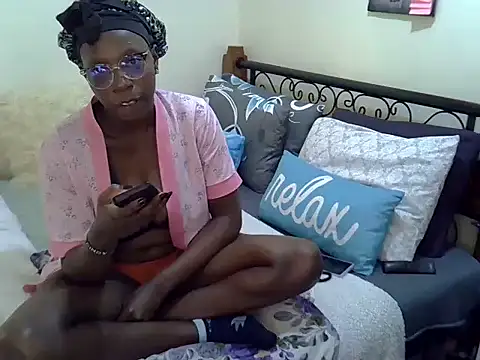 Snapshot of Sweet_Bear chatting on June 5, 6:09 am Sweet Bear online show from June 5, 6:09 am