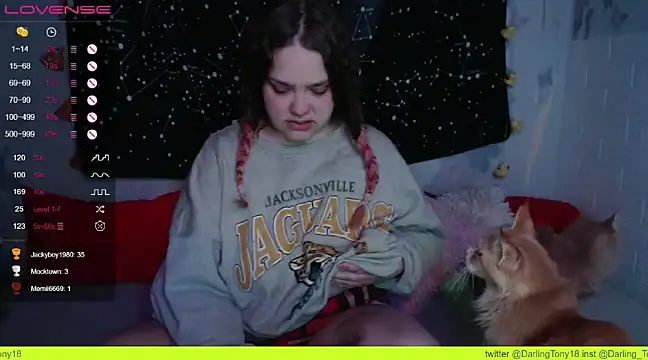 Snapshot of darling_tony chatting on February 6, 12:54 am darling tony online show from February 6, 12:54 am