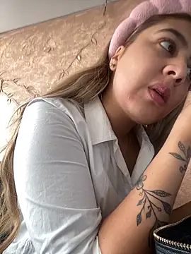 Miabonnett  online show from October 22, 12:05 pm