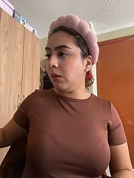 Miabonnett  online show from July 2, 4:35 pm
