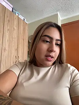 Miabonnett  online show from July 4, 3:07 pm