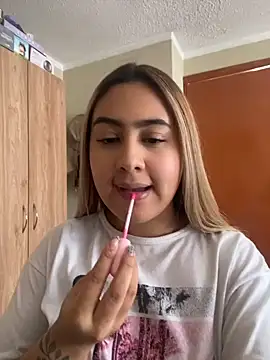 Miabonnett  online show from July 25, 2:58 pm