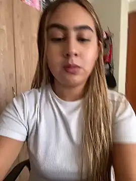 Miabonnett  online show from July 31, 3:44 pm
