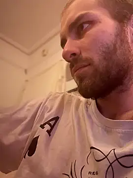 Snapshot of pervy_devil chatting on December 4, 4:27 pm pervy devil online show from December 4, 4:27 pm