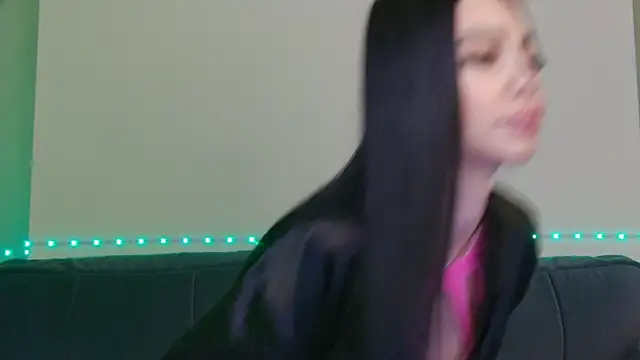 Snapshot of OnlyXandra chatting on March 3, 7:10 am OnlyXandra online show from March 3, 7:10 am