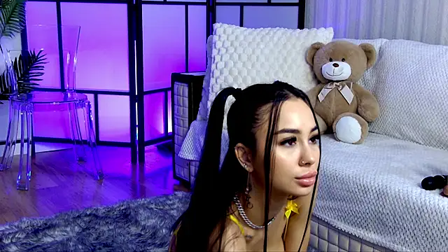 Snapshot of OnlyXandra chatting on November 23, 5:51 am OnlyXandra online show from November 23, 5:51 am