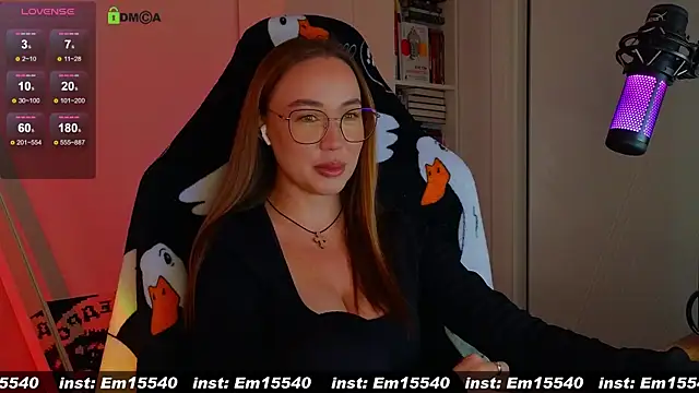 Snapshot of Emili1- chatting on January 15, 9:56 am Emili1- online show from January 15, 9:56 am