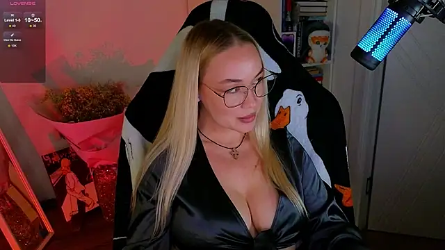 Snapshot of Emili1- chatting on September 22, 4:20 pm Emili1- online show from September 22, 4:20 pm