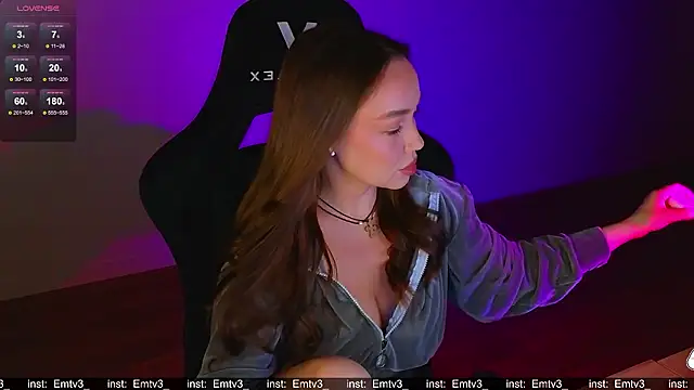 Emili1- online show from March 6, 3:30 pm