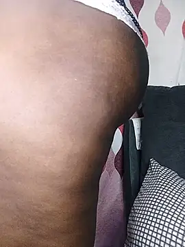 freaky belle online show from May 27, 11:24 pm