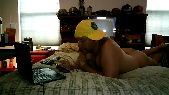 Snapshot of pimpdaddy4ever chatting on May 9, 2:33 pm pimpdaddy4ever online show from May 9, 2:33 pm