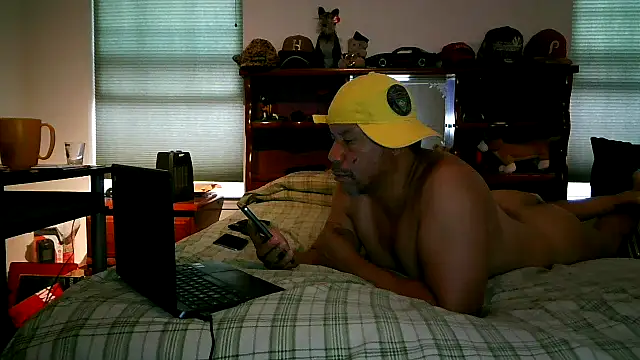 Snapshot of pimpdaddy4ever chatting on May 21, 1:18 pm pimpdaddy4ever online show from May 21, 1:18 pm