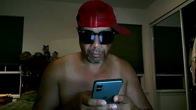 Snapshot of pimpdaddy4ever chatting on June 6, 2:05 am pimpdaddy4ever online show from June 6, 2:05 am