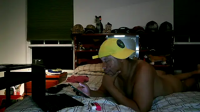 Snapshot of pimpdaddy4ever chatting on June 8, 5:52 am pimpdaddy4ever online show from June 8, 5:52 am