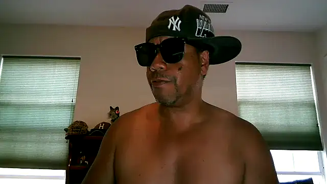 Snapshot of pimpdaddy4ever chatting on June 17, 6:09 pm pimpdaddy4ever online show from June 17, 6:09 pm