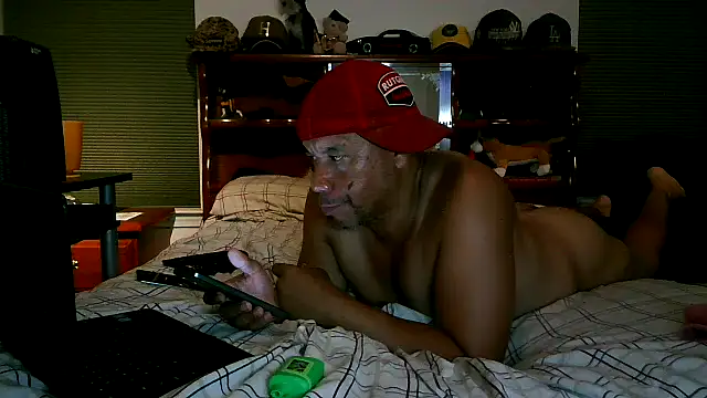 Snapshot of pimpdaddy4ever chatting on July 2, 4:18 am pimpdaddy4ever online show from July 2, 4:18 am