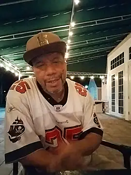 Snapshot of pimpdaddy4ever chatting on July 8, 3:33 am pimpdaddy4ever online show from July 8, 3:33 am