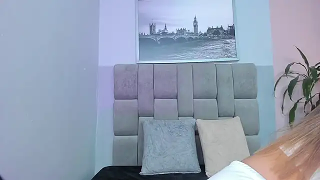 selene tylor  online show from May 24, 8:47 pm