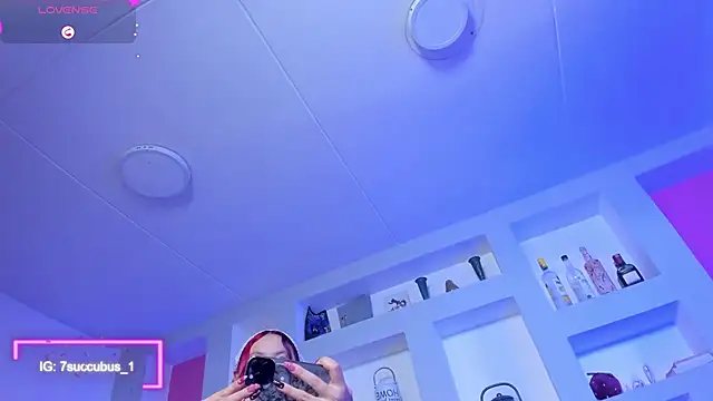 ViolettaBaker  online show from March 6, 7:54 pm