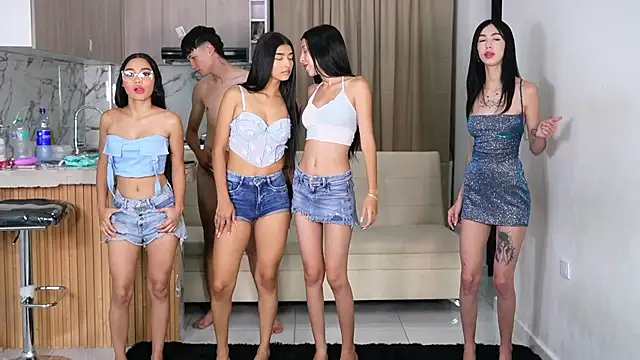 Snapshot of maidengirls chatting on October 22, 7:57 pm maidengirls online show from October 22, 7:57 pm