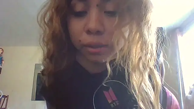 Jennxdolls online show from January 28, 1:38 pm