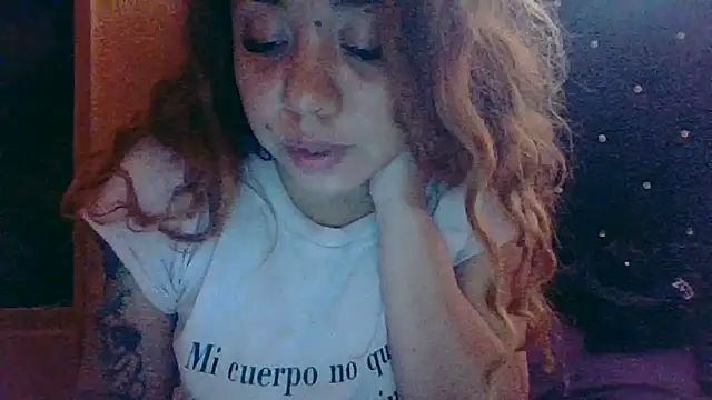 Snapshot of Jennxdolls chatting on April 17, 4:54 pm Jennxdolls online show from April 17, 4:54 pm