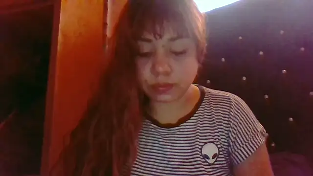 Snapshot of Jennxdolls chatting on April 27, 7:01 pm Jennxdolls online show from April 27, 7:01 pm