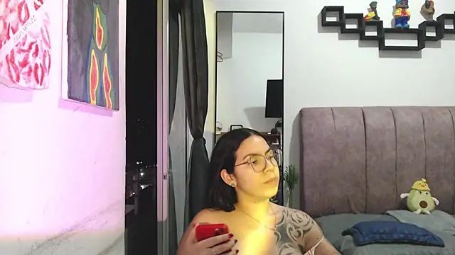 Snapshot of Liza_Thurner chatting on September 9, 12:32 am Liza Thurner online show from September 9, 12:32 am