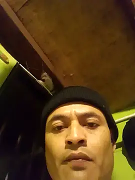 Snapshot of BafflingWhatsis chatting on January 12, 9:58 am BafflingWhatsis online show from January 12, 9:58 am