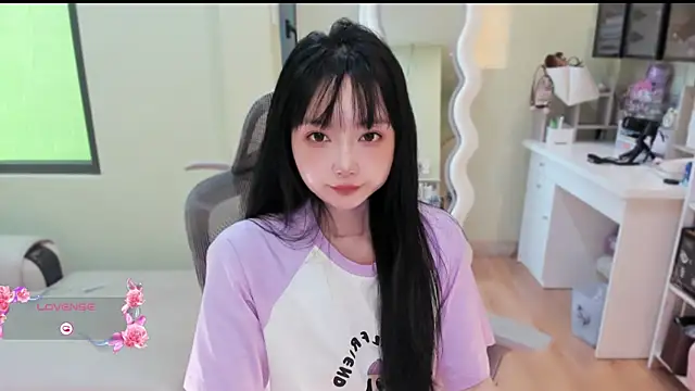 Snapshot of Nery_Asian chatting on June 27, 7:46 am Nery Asian online show from June 27, 7:46 am