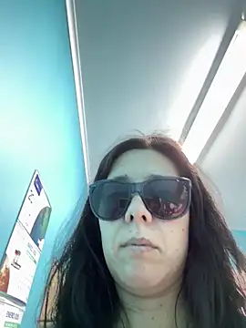 Snapshot of Reinacatchile chatting on February 3, 7:41 pm Reinacatchile online show from February 3, 7:41 pm