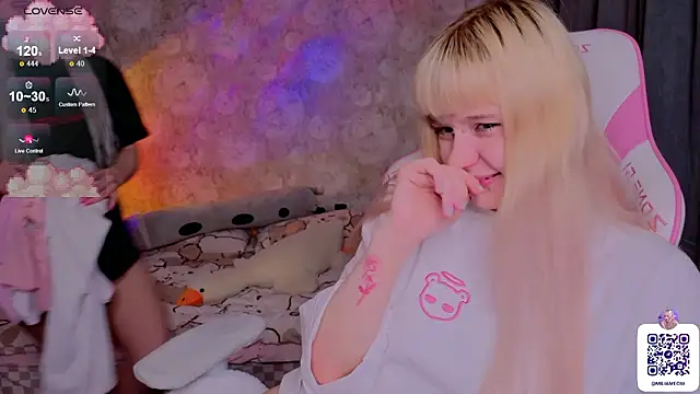 Milia Parker online show from March 7, 8:17 pm