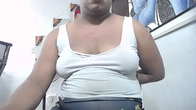 Snapshot of tsbigcock10incock chatting on May 27, 5:32 pm tsbigcock10incock online show from May 27, 5:32 pm