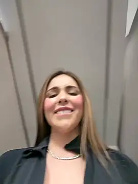 Snapshot of Alirawrz chatting on June 15, 3:25 pm Alirawrz online show from June 15, 3:25 pm